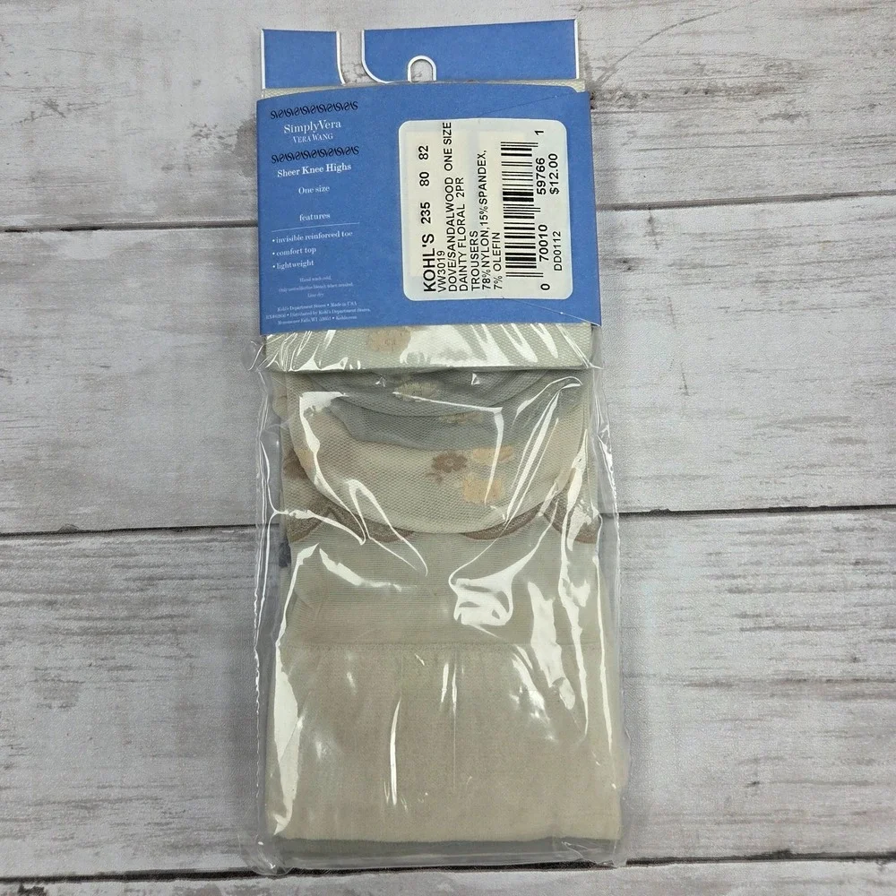 (6)SimpleVera VERA WANG Sheer‎ Knee Highs 2 Pairs Dove Sandalwood - New